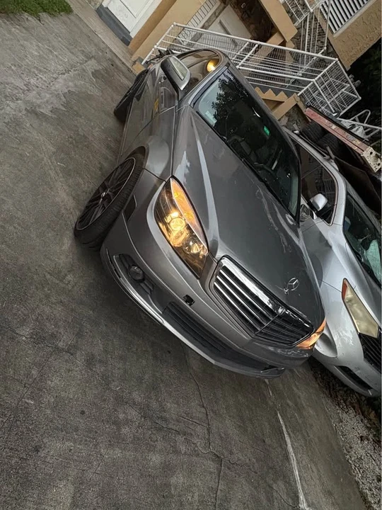 2008 Mercedes-Benz W204 C-Class - Image 2 of 4