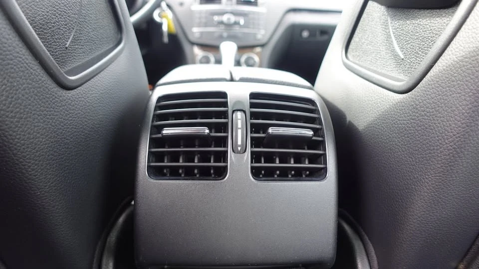 2008 Mercedes-Benz W204 C-Class - Image 8 of 10