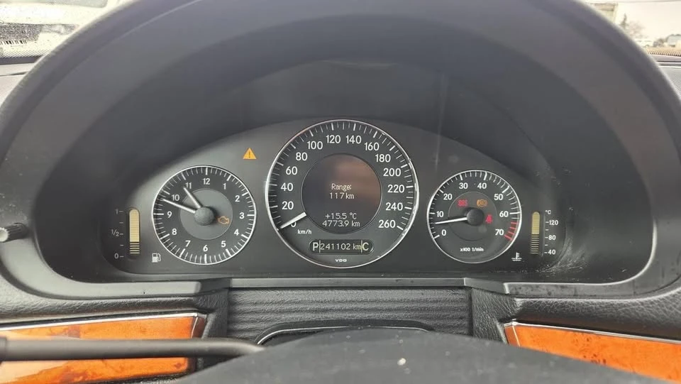 2008 Mercedes-Benz W211 E-Class - Image 15 of 17