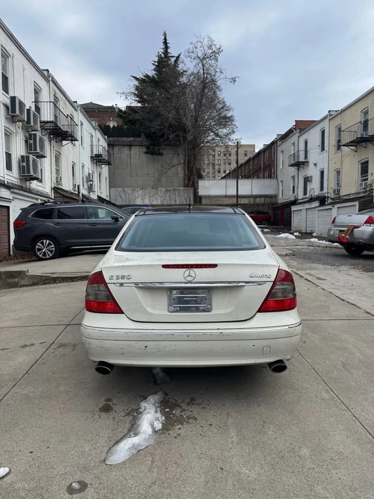2008 Mercedes-Benz W211 E-Class - Image 2 of 11