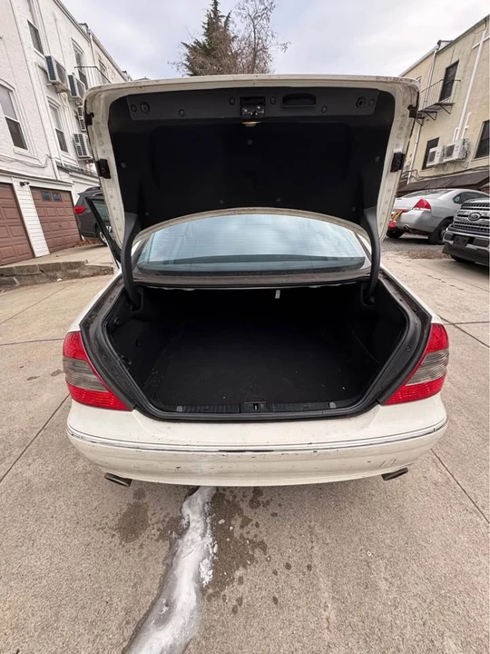 2008 Mercedes-Benz W211 E-Class - Image 5 of 11