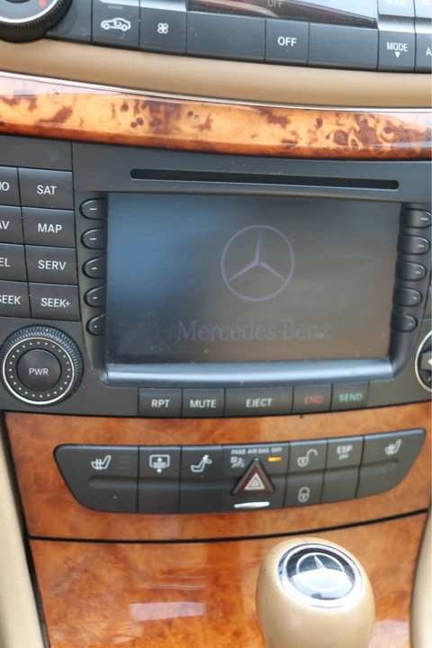 2008 Mercedes-Benz W211 E-Class - Image 13 of 17
