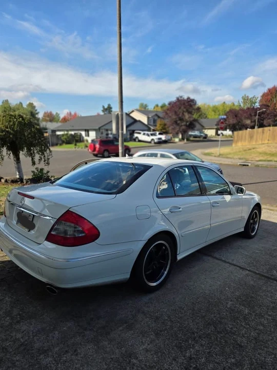 2008 Mercedes-Benz W211 E-Class - Image 2 of 12