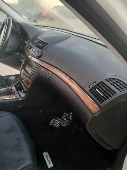 2008 Mercedes-Benz W211 E-Class - Image 10 of 14