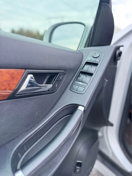 2008 Mercedes-Benz W251 R-Class - Image 13 of 18