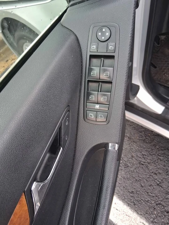2008 Mercedes-Benz W251 R-Class - Image 11 of 20