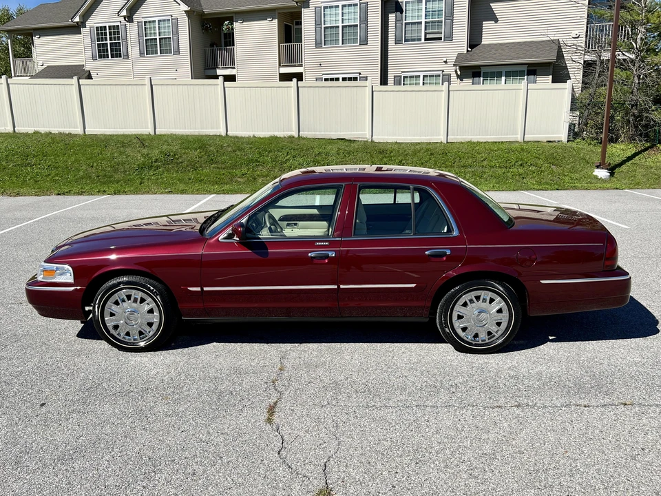 2008 Mercury Grand Marquis - Image 16 of 31