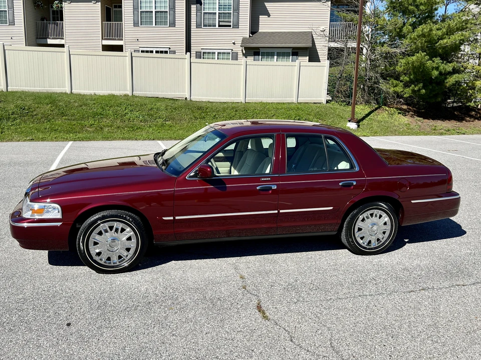 2008 Mercury Grand Marquis - Image 15 of 31