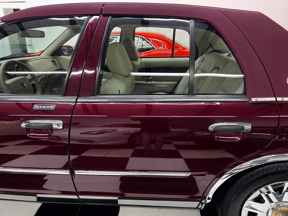 2008 Mercury Grand Marquis - Image 22 of 24