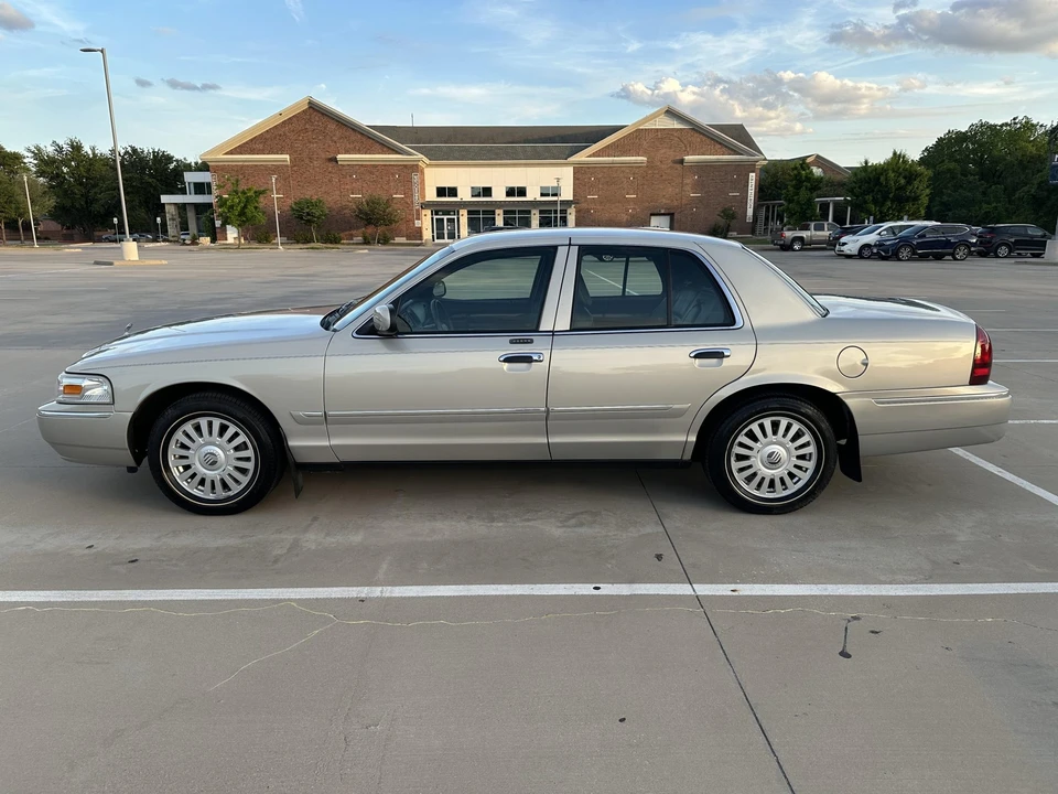 2008 Mercury Grand Marquis - Image 22 of 31