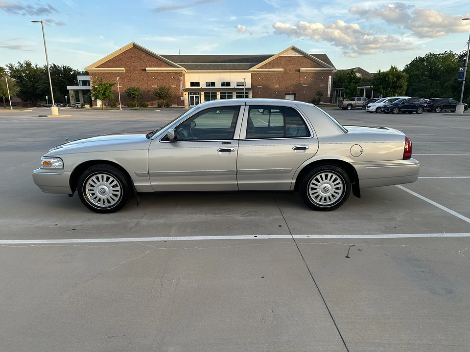 2008 Mercury Grand Marquis - Image 21 of 31