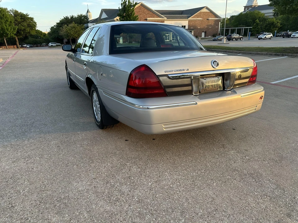 2008 Mercury Grand Marquis - Image 27 of 31