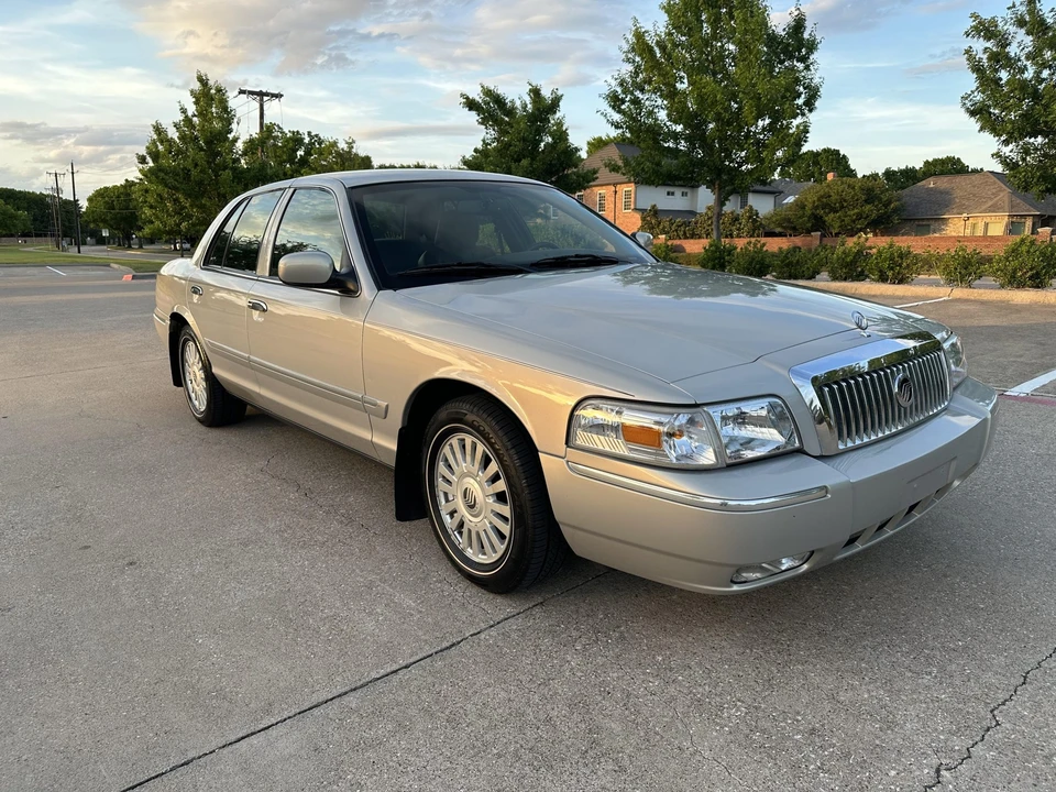 2008 Mercury Grand Marquis - Image 9 of 31