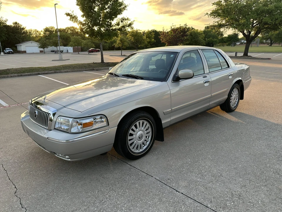 2008 Mercury Grand Marquis - Image 15 of 31