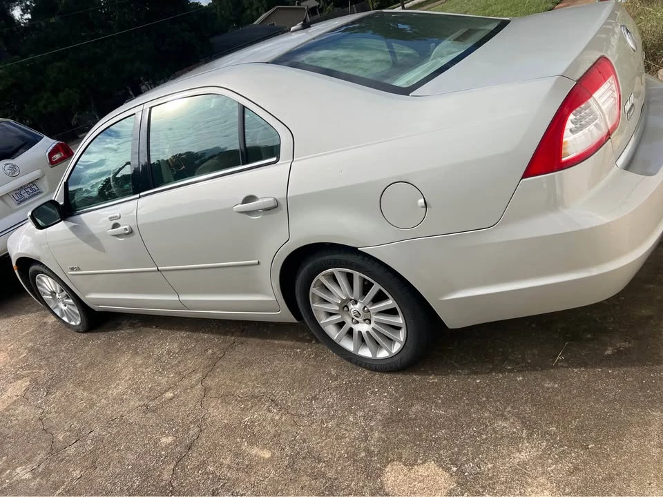 2008 Mercury - Image 2 of 13