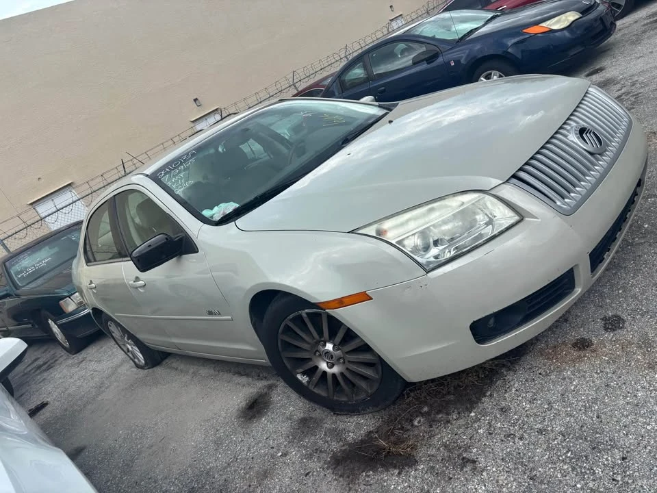 2008 Mercury - Image 4 of 11