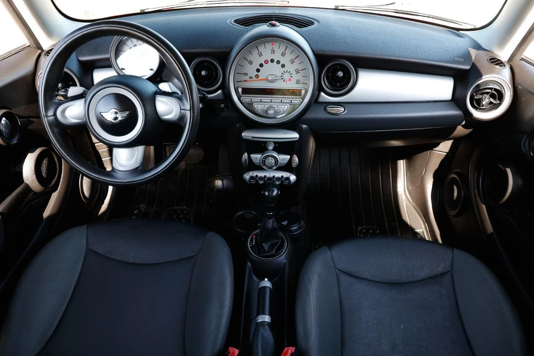 2008 Mini Mini 2nd Gen - Image 2 of 31