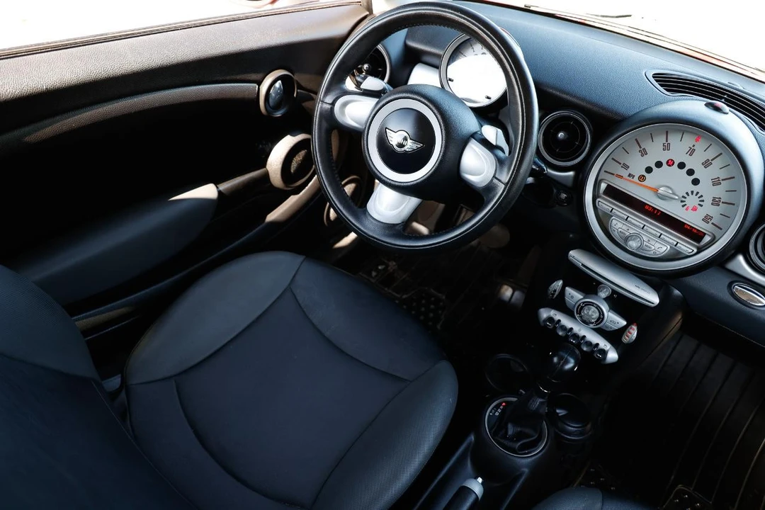 2008 Mini Mini 2nd Gen - Image 19 of 31
