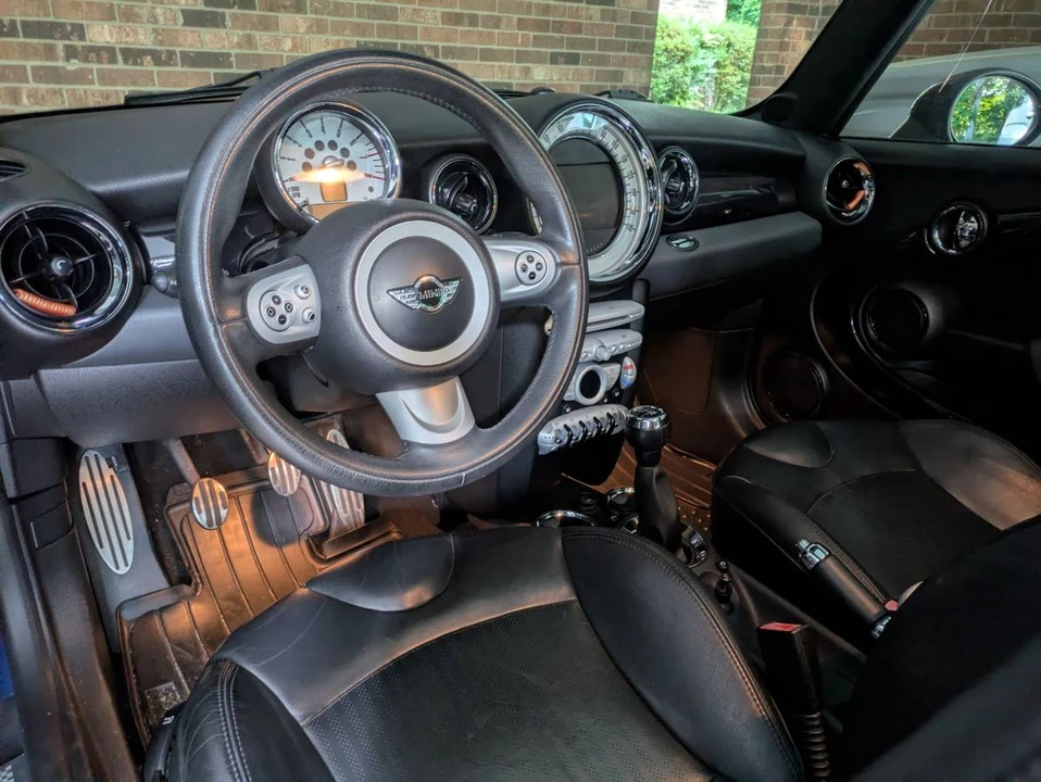 2008 Mini Mini 2nd Gen - Image 2 of 4