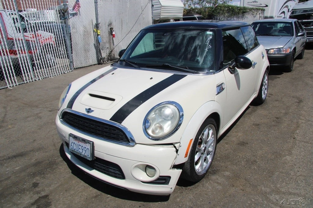2008 Mini Mini 2nd Gen - Image 2 of 21