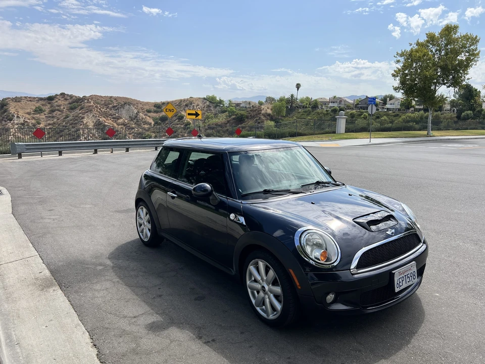 2008 Mini Mini 2nd Gen - Image 2 of 31