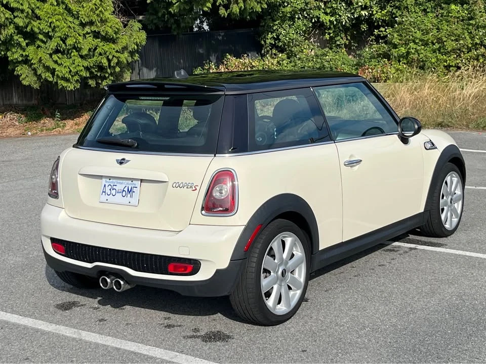 2008 Rover - Image 2 of 13