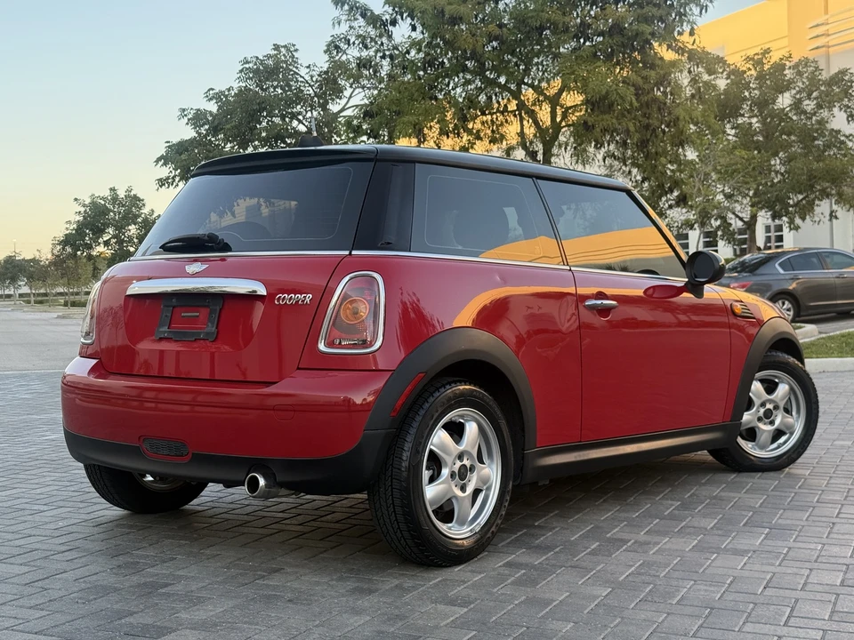 2008 Mini Mini 2nd Gen - Image 2 of 21