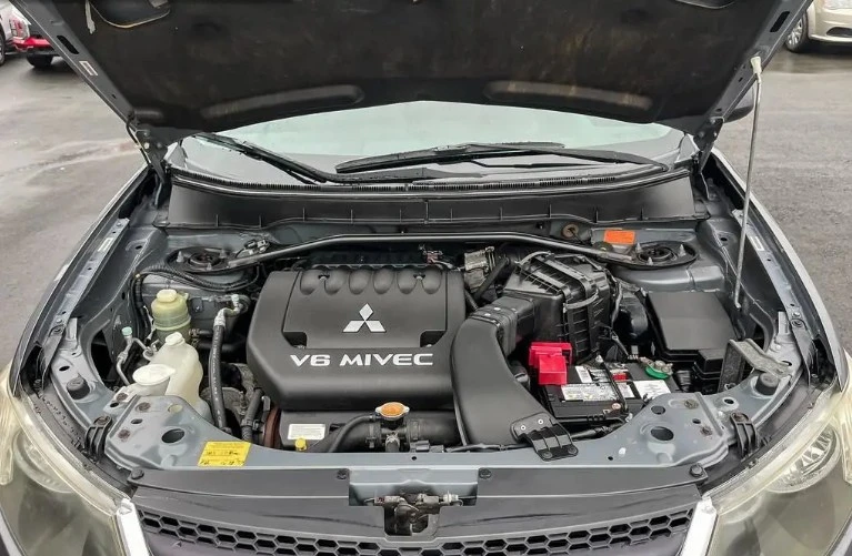 2008 Mitsubishi Outlander - Image 15 of 15