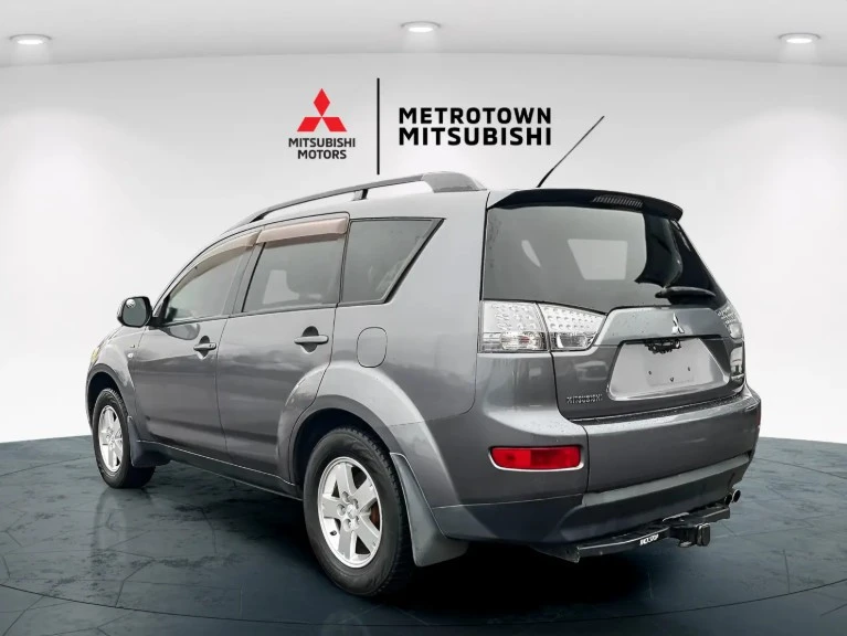 2008 Mitsubishi Outlander - Image 5 of 15
