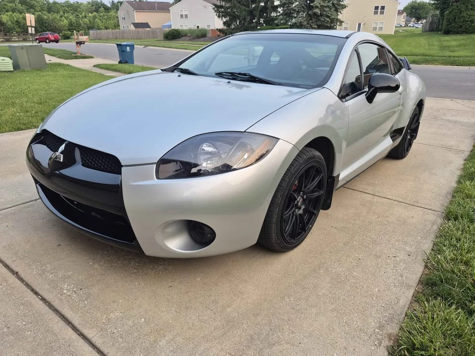 2008 Mitsubishi Eclipse - Image 2 of 15