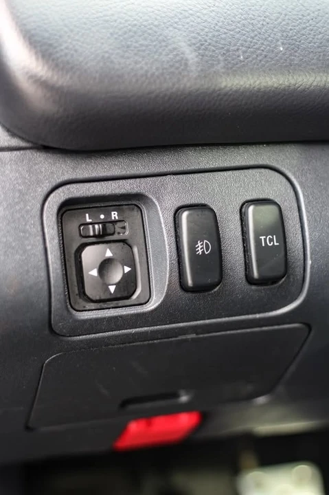 2008 Mitsubishi Eclipse 4th Gen - Image 11 of 17