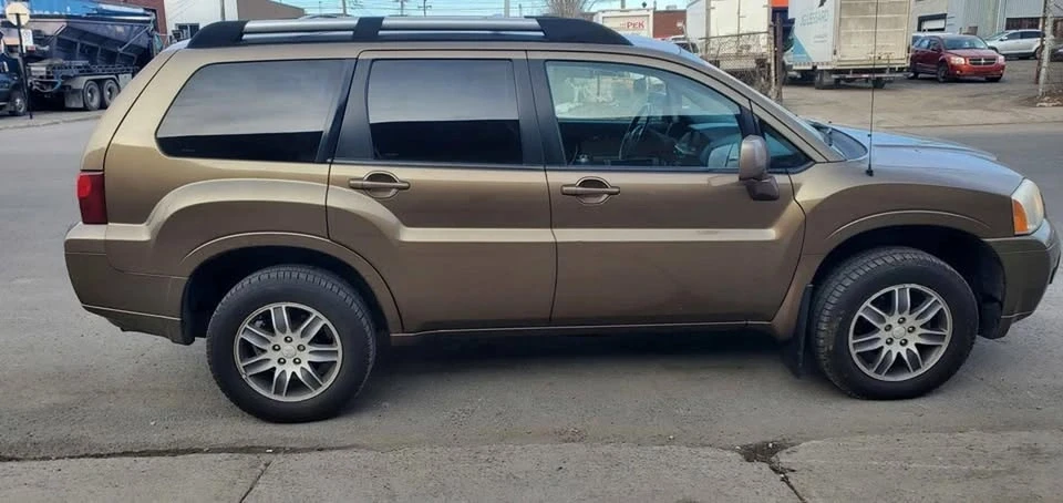 2008 Mitsubishi Endeavor - Image 6 of 9