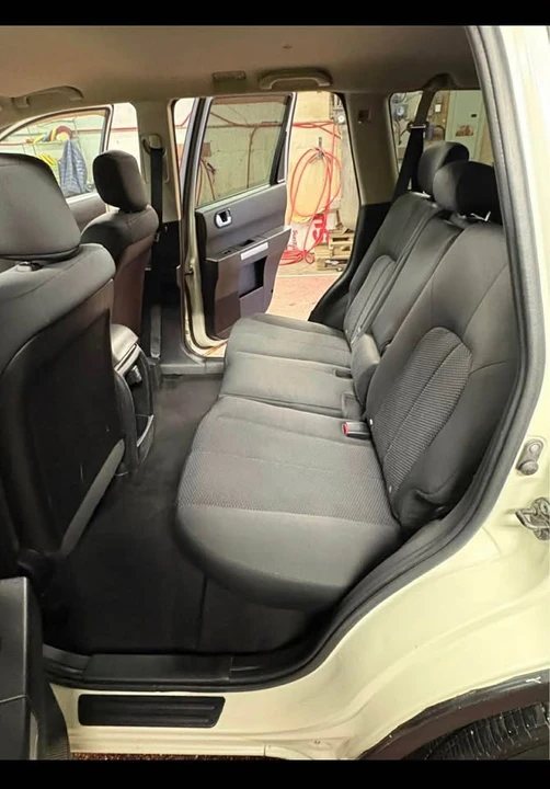2008 Mitsubishi Endeavor - Image 4 of 15