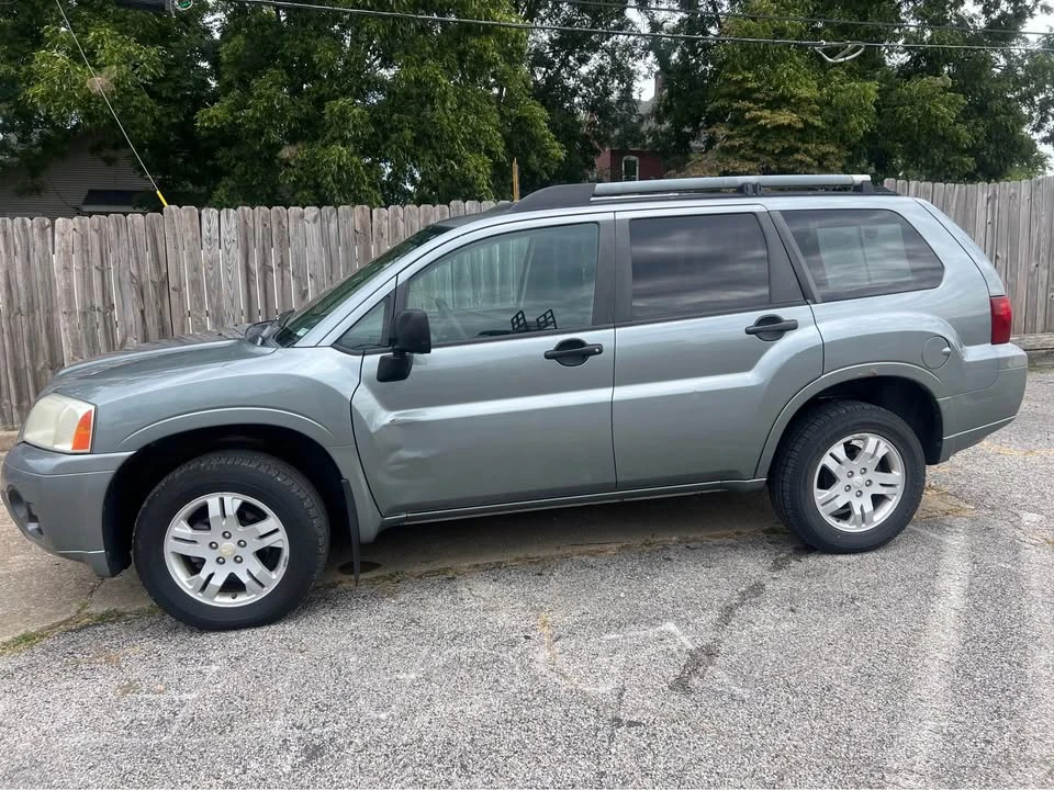 2008 Mitsubishi Endeavor - Image 3 of 14