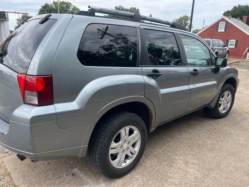 2008 Mitsubishi Endeavor - Image 2 of 14