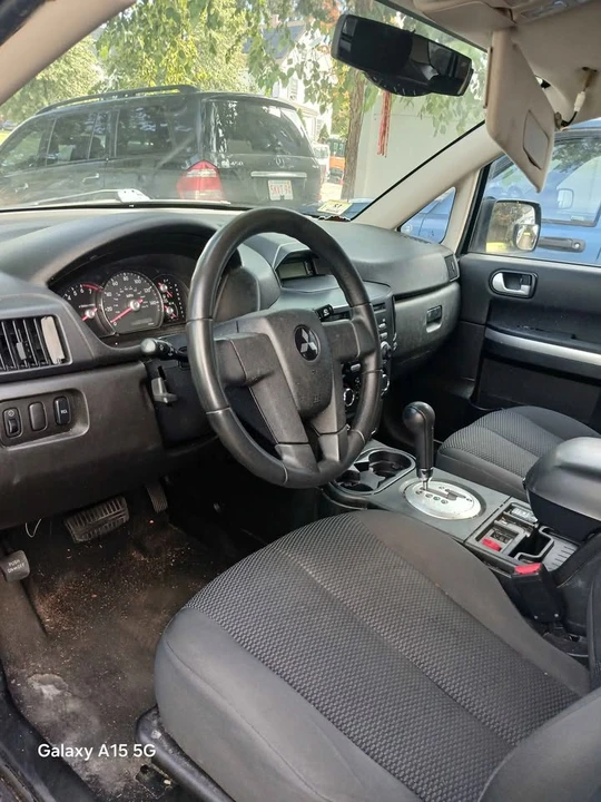 2008 Mitsubishi Endeavor - Image 6 of 6