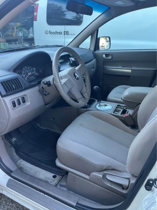 2008 Mitsubishi Endeavor - Image 3 of 4