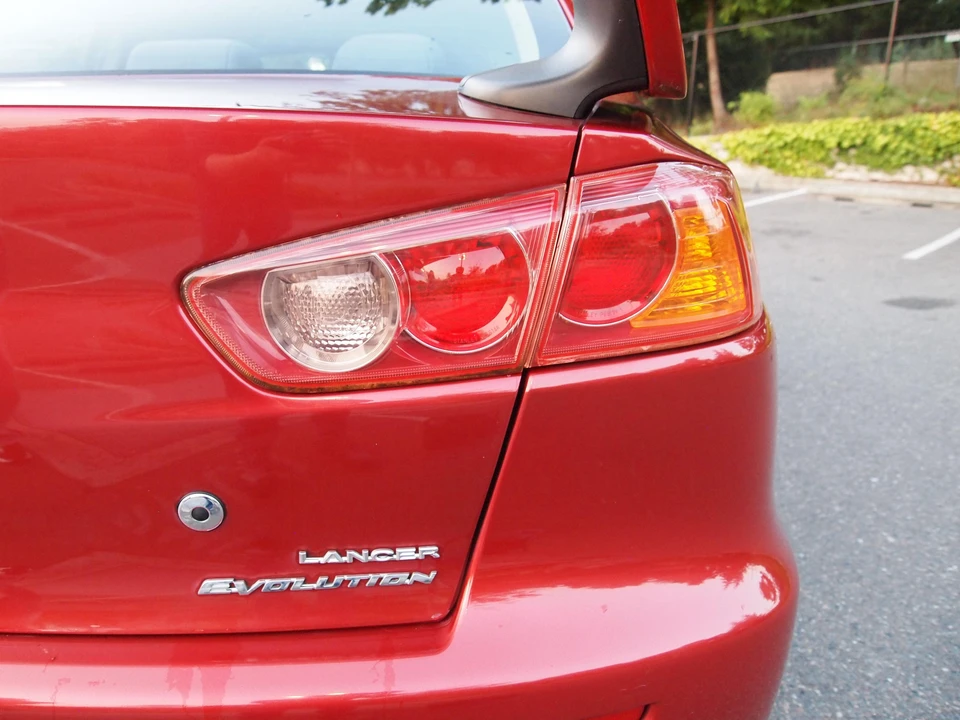 2008 Mitsubishi Lancer Evolution X 9th Gen - Image 27 of 31
