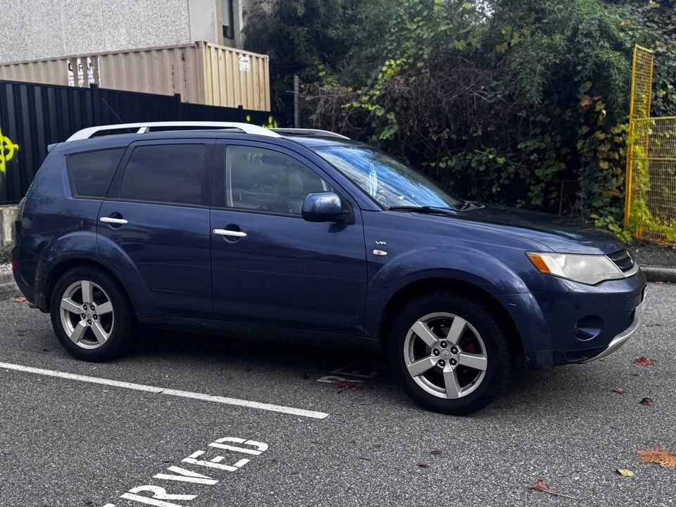 2008 Mitsubishi Outlander - Image 4 of 12