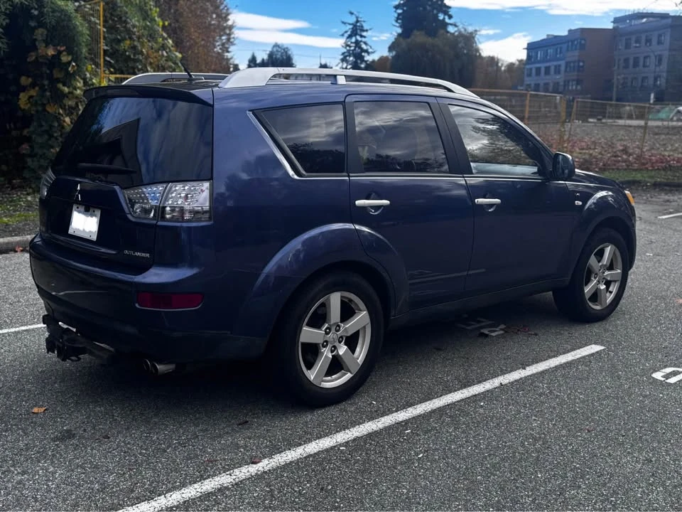 2008 Mitsubishi Outlander - Image 3 of 12