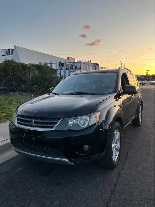 2008 Mitsubishi Outlander - Image 4 of 13