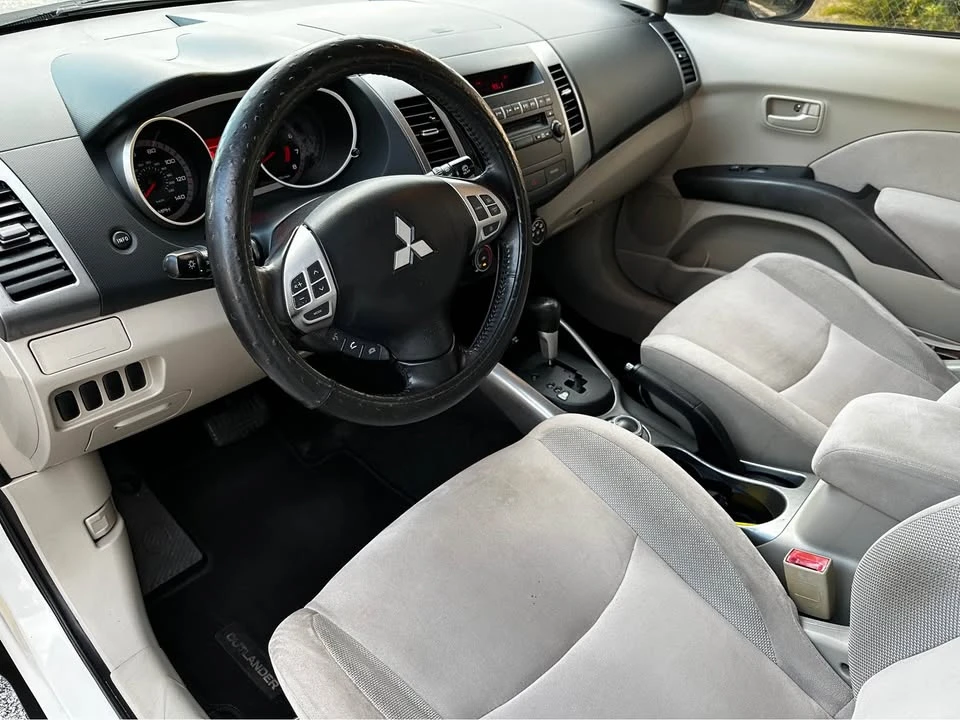 2008 Mitsubishi Outlander - Image 8 of 16