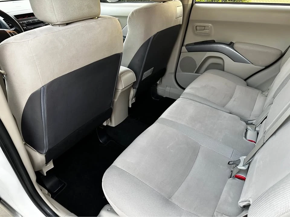 2008 Mitsubishi Outlander - Image 9 of 16