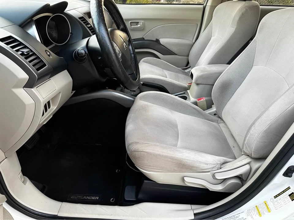 2008 Mitsubishi Outlander - Image 7 of 16