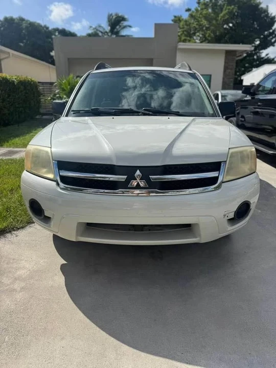 2008 Mitsubishi Endeavor - Image 18 of 19
