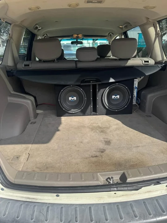 2008 Mitsubishi Endeavor - Image 7 of 19
