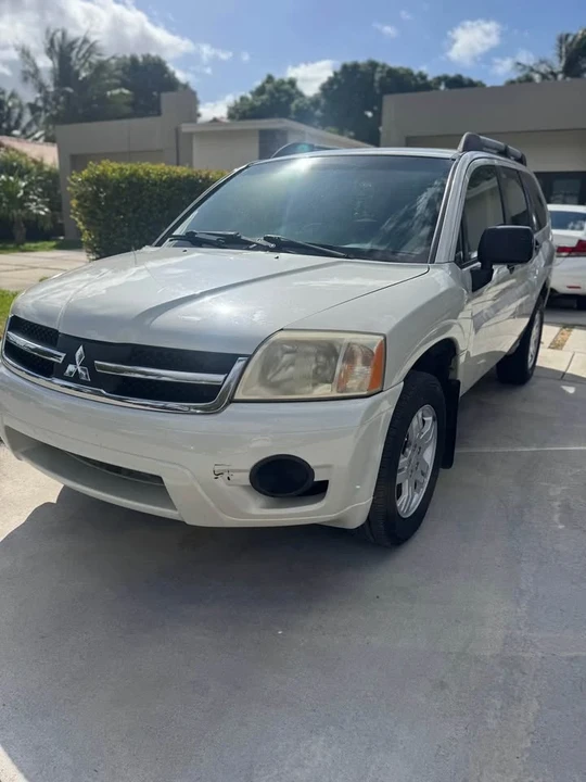 2008 Mitsubishi Endeavor - Image 6 of 9