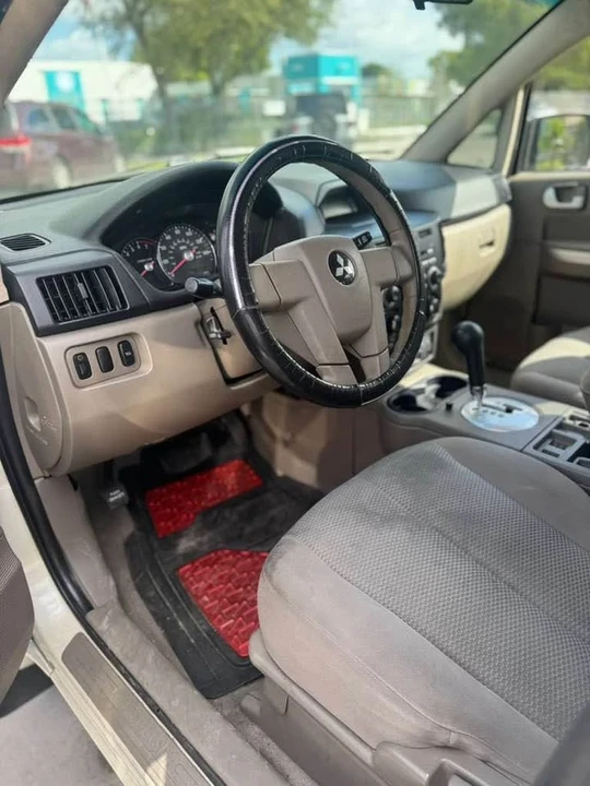 2008 Mitsubishi Endeavor - Image 15 of 19