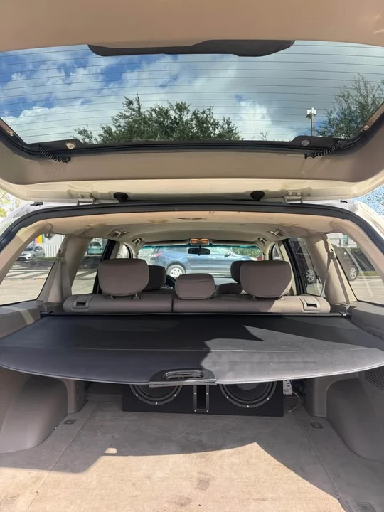 2008 Mitsubishi Endeavor - Image 9 of 19