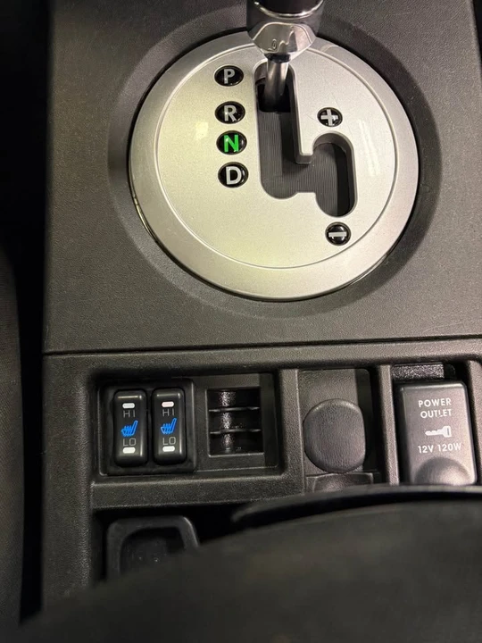 2008 Mitsubishi Endeavor - Image 3 of 10